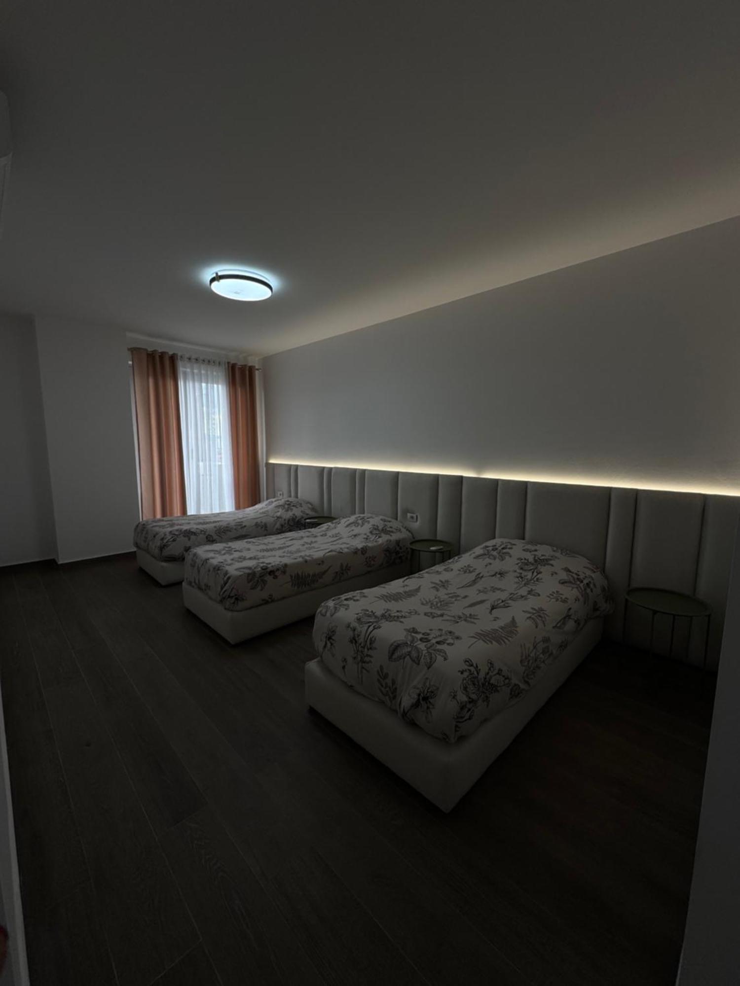 Free Parking Skanderbeg Square - Spacious Central Apartment Tirana Exterior foto